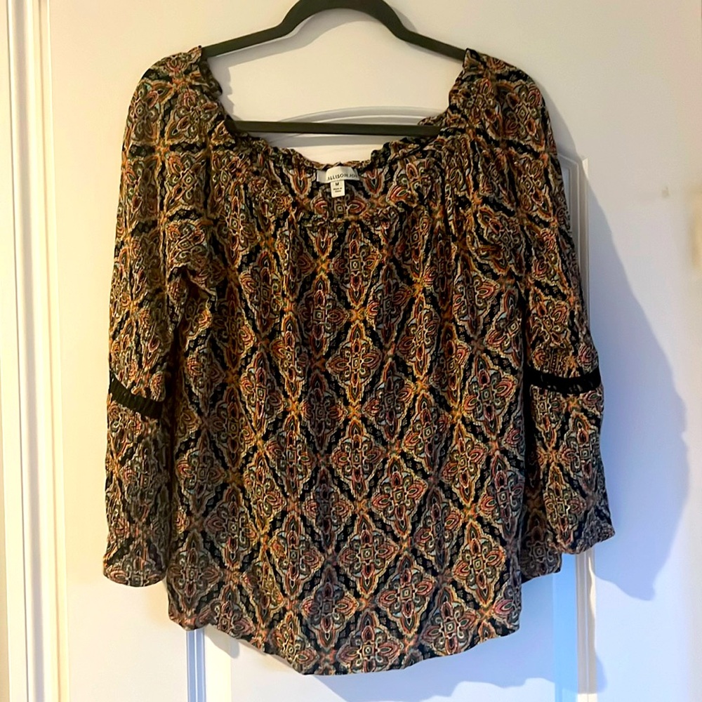 Beautiful excellent condition shirt from Evereve! Brand: Allison Joy